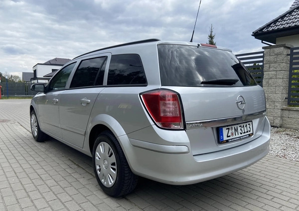 Opel Astra cena 10900 przebieg: 186500, rok produkcji 2008 z Bydgoszcz małe 191